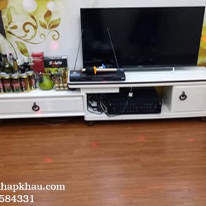 Thi công sàn nhựa keo dính M-010 cho phòng khách