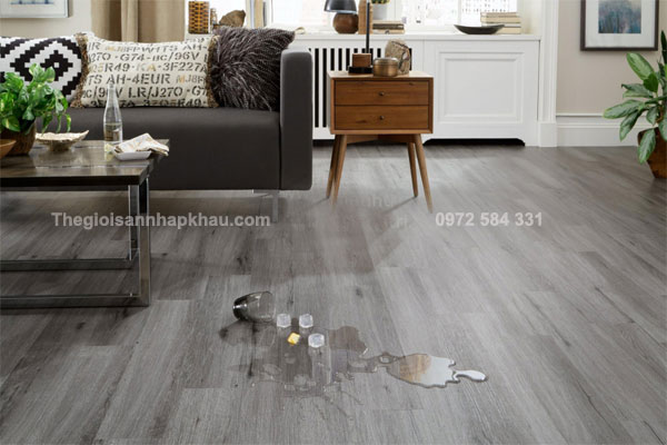 Kha nang chong nuoc cua san nhua