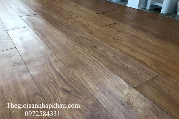 su dung san go re tien và hu hong chi sau 3 thang