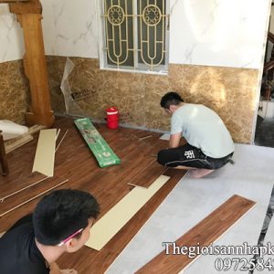 su dung tam nhua van da lam bagte chan tuong