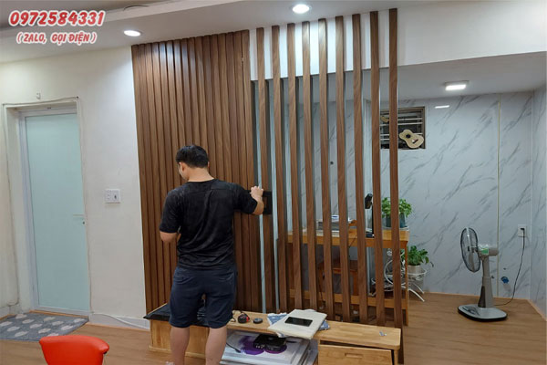 thanh lam song ket hop thanh lam hop nhua gia go lam vach ngan tivi