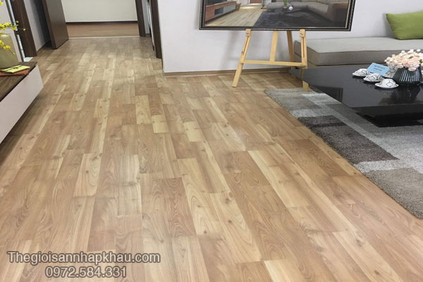 Lap dat san go woodman ac21 cho phong khach hien dai tai hai phong