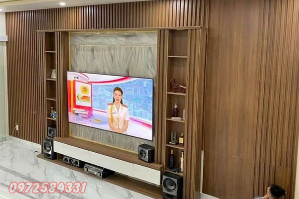 vach tivi phong khach hai phong